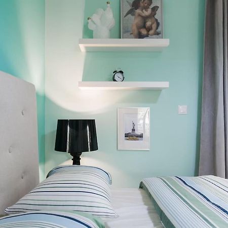 Lux Beach Apartment Vári Exterior foto